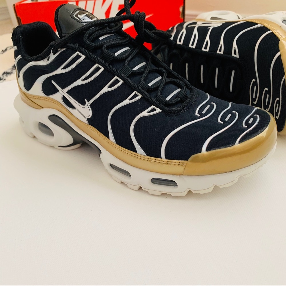 Nike Air Max Plus - Picture 7 of 9